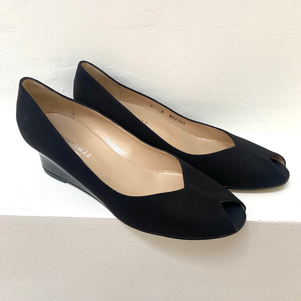 BRUNO MAGLI  Nisako Black Microfiber Peep Toe Wedge Heels Size 9 B